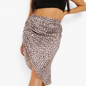 Plus size Boohoo print skirt US size 24